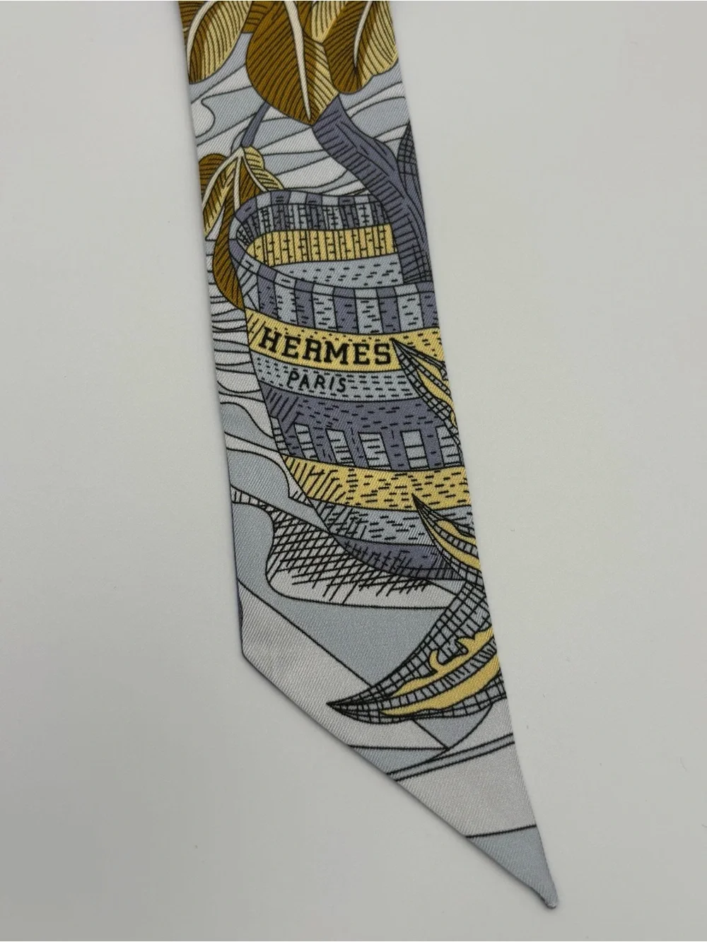 Hermes La Danse des Amazones Twilly Gris White Gold Silk Scarf - Picture 4 of 6